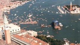 Cover articolo 15 luglio 1989:<br>il concerto dei Pink Floyd a Venezia